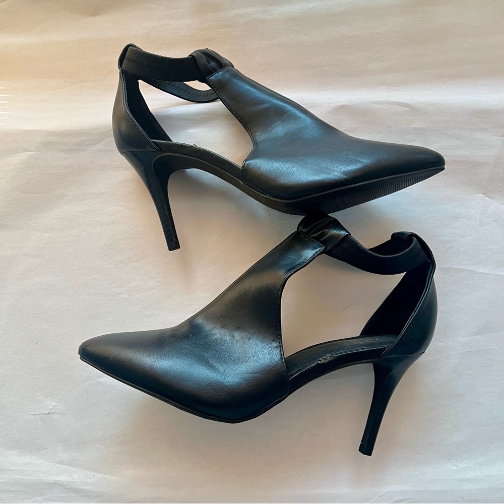 Simply Vera Vera Wang Black Simply Stretch Finch High Heels